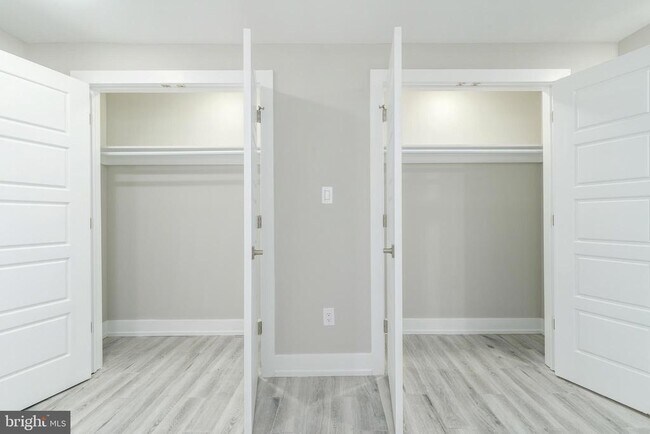 Building Photo - 103 E Duval St