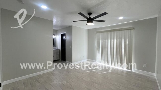 Building Photo - 13800 Driftwood Dr