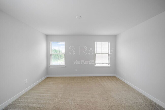 Building Photo - 533 Daffodil Ln