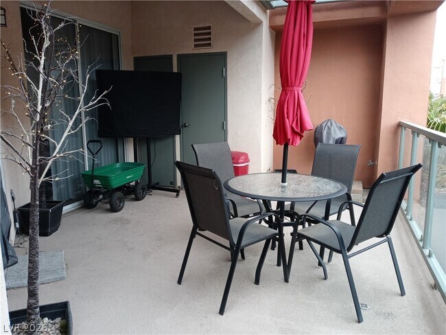 Building Photo - 31 E Agate Ave