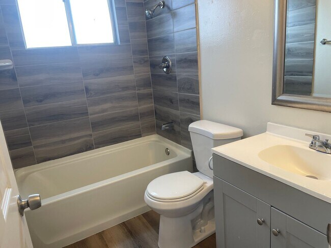 Building Photo - 1414 W Vassar Ave