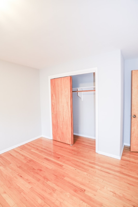 Building Photo - 5701 N Kimball Ave