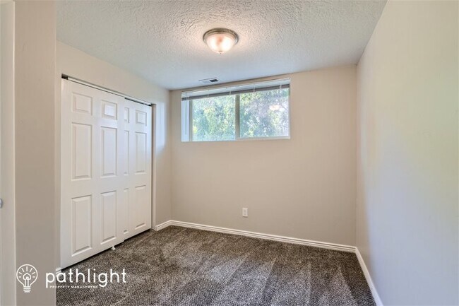 Building Photo - 667 West 2200 North