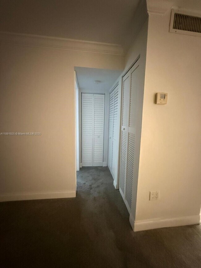 Building Photo - 7825 NE Bayshore Ct