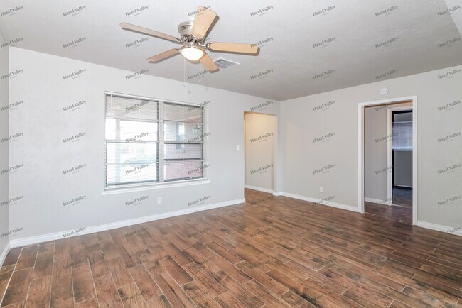 Building Photo - 1424 SW 60th St