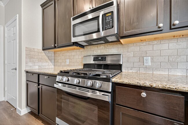 Building Photo - 6438 Haywards Crossing S Cir