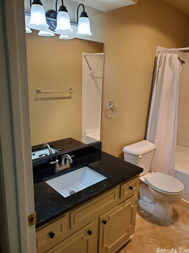 Building Photo - 1201 N Pierce St