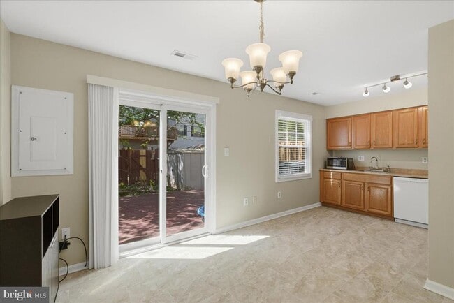 Building Photo - 8582 Adamson St