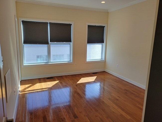 Building Photo - 127 Quincy Pl NE