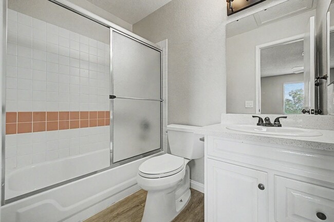 Building Photo - 2 Bedroom Condo just off Summerlin Pkwy w/ views of pool