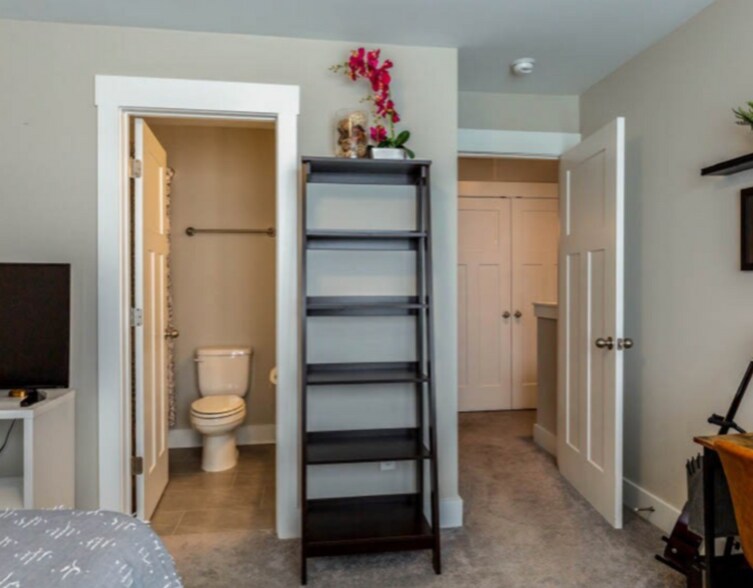 Building Photo - 1527 White Tip Ln