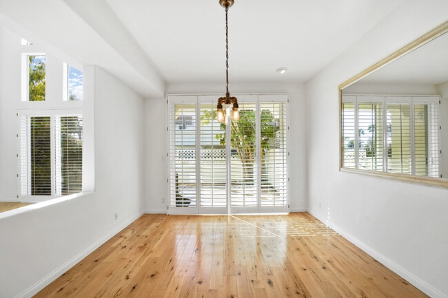 Building Photo - 6453 Zuma View Pl