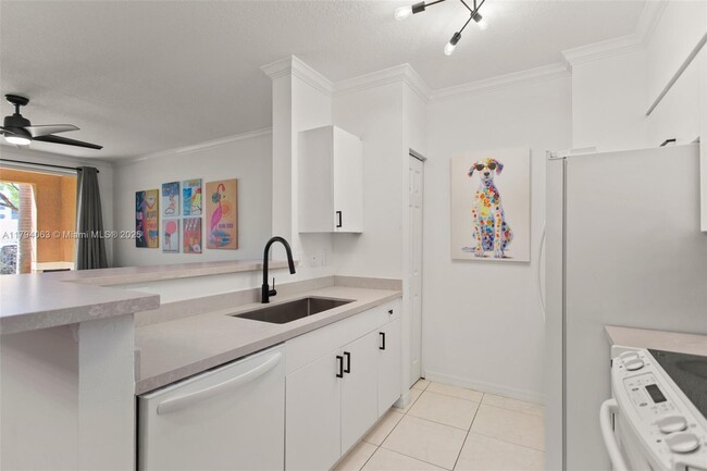 Building Photo - 6831 SW 44th St