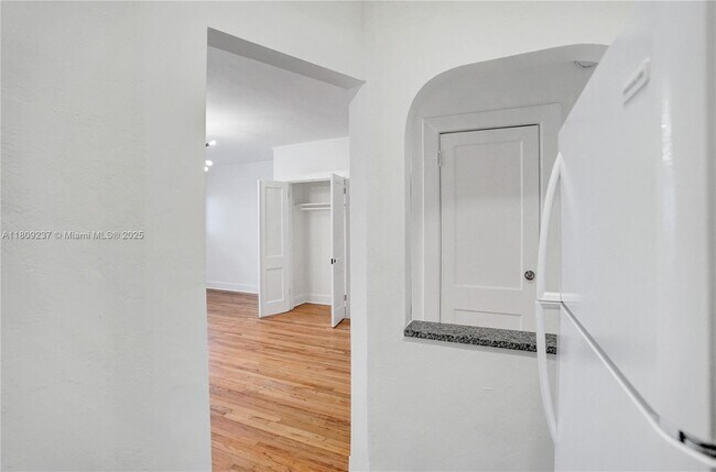 Building Photo - 1656 Polk St