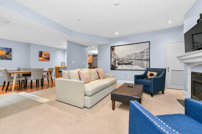 Primary Photo - 434 Marlborough St