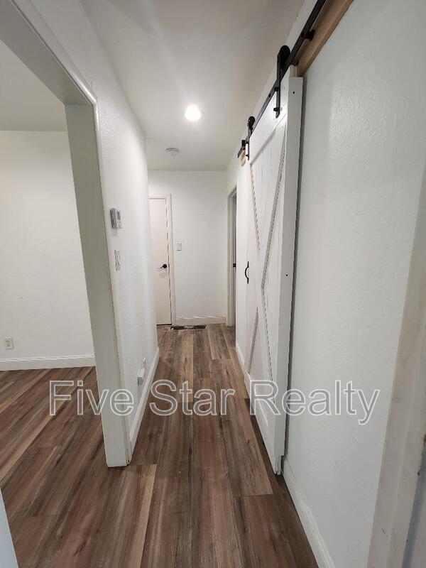 Building Photo - 598 Cassidy Ave