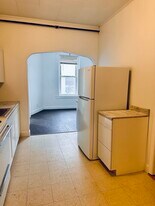 Building Photo - 1214 Main St