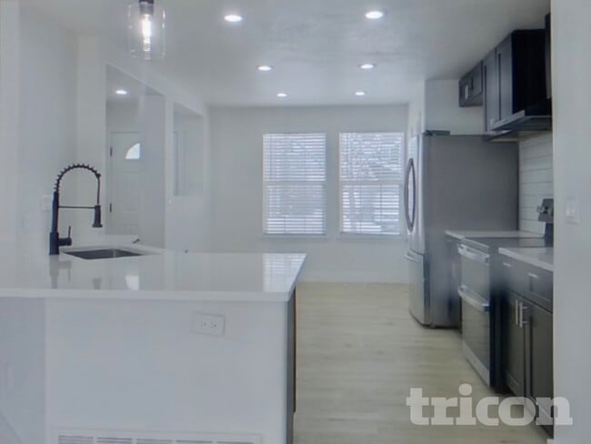 Building Photo - 1141 Cardinal Ave