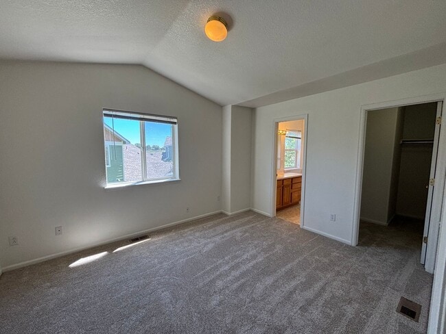 Building Photo - Rent Reduced! 3 Bedrooms, 2.5 Baths & a Layout Designed for Living