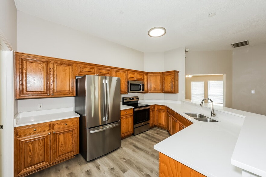 Building Photo - 8551 Stetson Dr
