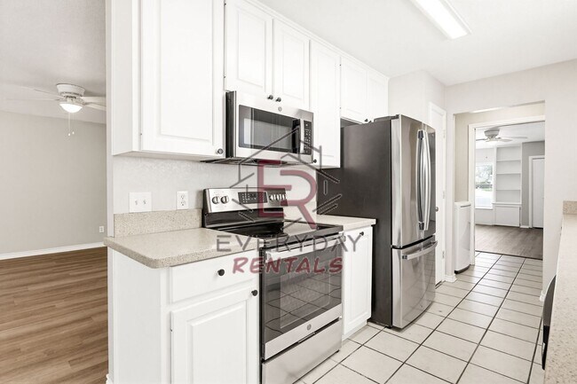 Building Photo - $500 OFF FIRST MONTHS RENT!!