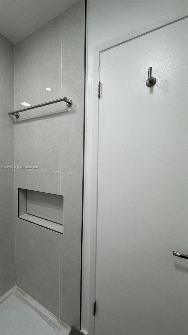 Building Photo - 927 NW 106th Ave Cir