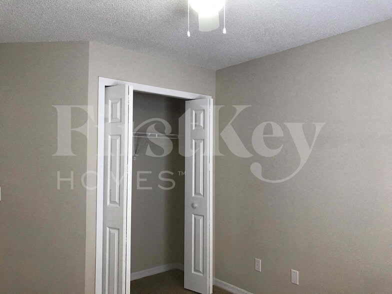 Building Photo - 601 Celito Dr