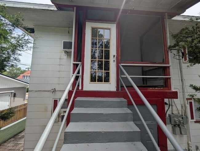 Building Photo - 407 Engman St