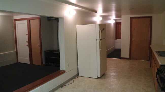 Building Photo - 2210 Parker St