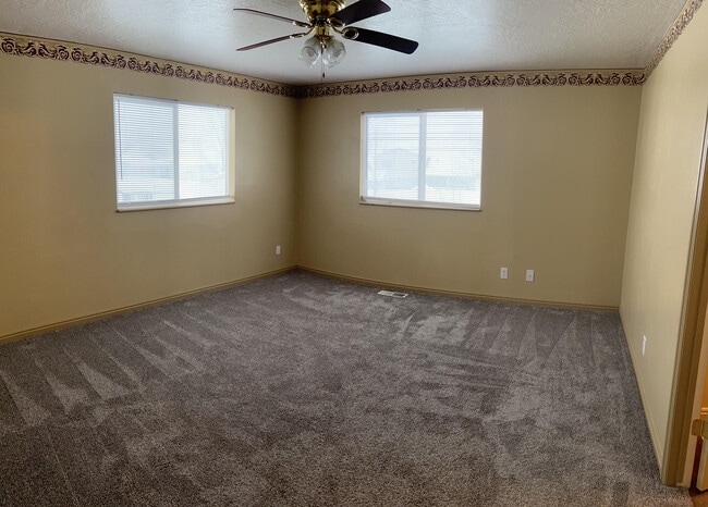 Building Photo - 2991 E 1610 S