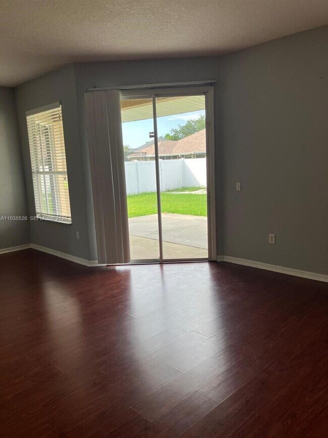 Building Photo - 4245 Settlers Ct