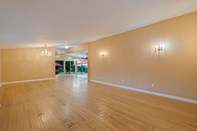 Building Photo - 6430 La Jolla Scenic S Dr