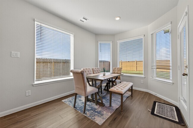 Building Photo - 3025 Waxwing Dr