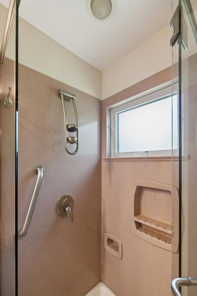 Building Photo - Beautiful Ranch Home with Bonus Room & Detached ADU | Minutes to Downtown