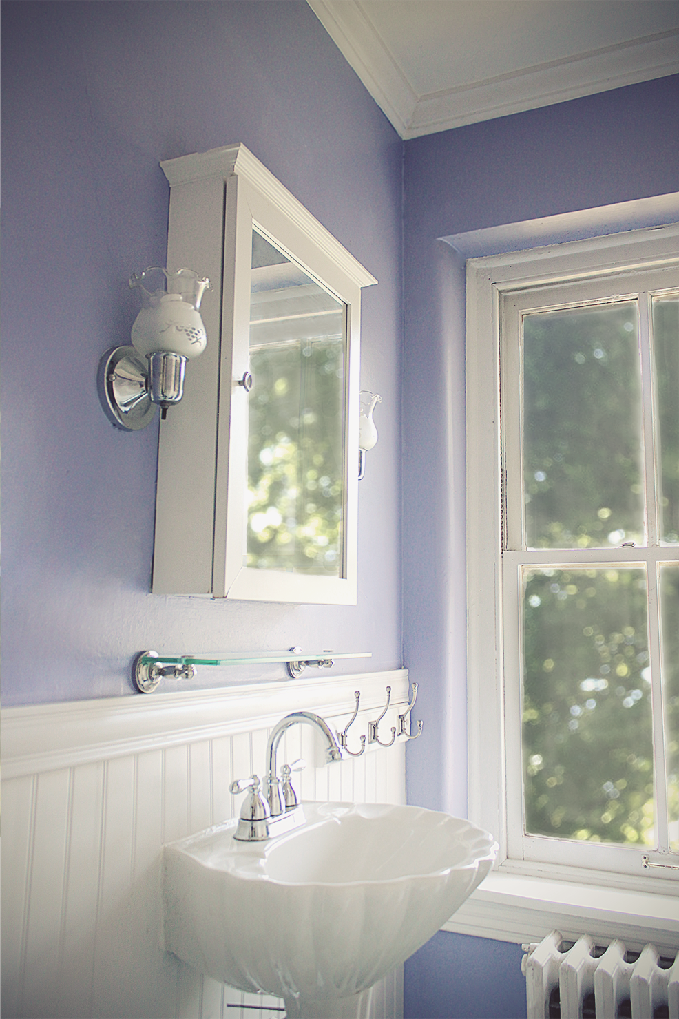 Pedestal sink - 37A Maple Ave