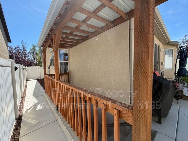 Building Photo - 12894 Cactus Berry Dr