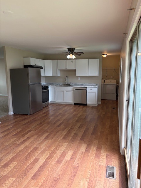 Building Photo - 713 Essex Ave