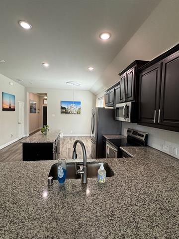Building Photo - 2209 Derringer Dr