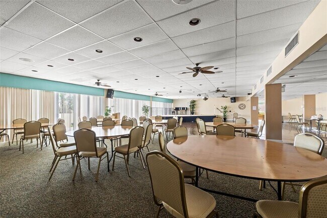 Building Photo - 7540 Bay Island Dr S