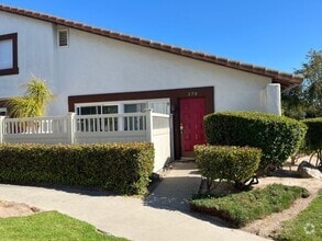 Building Photo - Beautiful Condo in the Village!