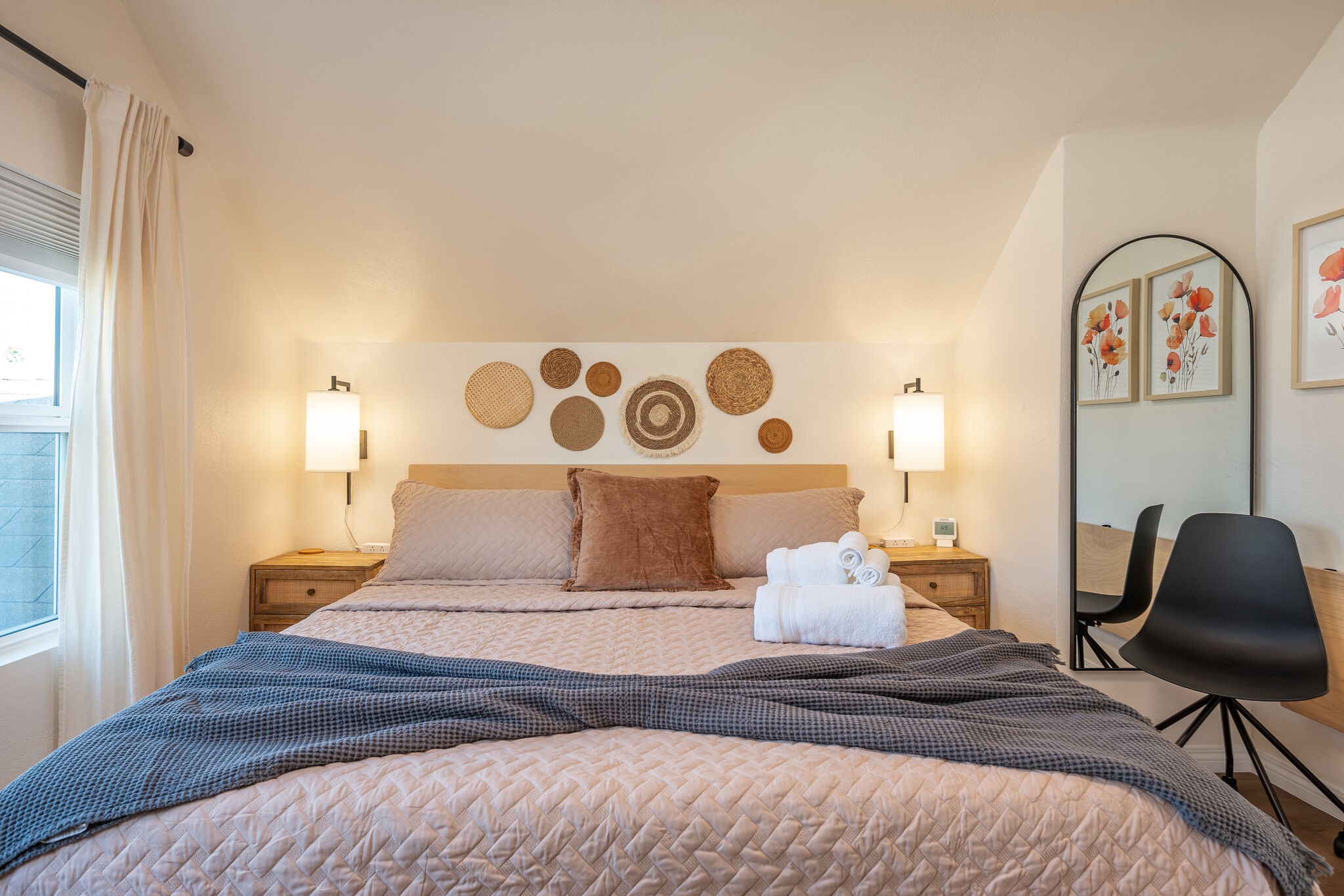 Master Bedroom, upstairs King Bed! - 4746 W 159th St