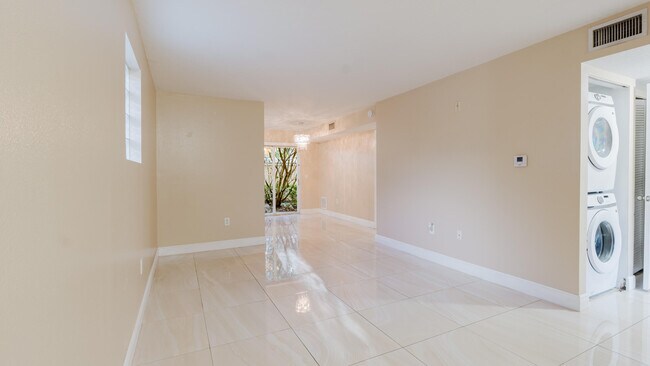 Building Photo - 3760 N Jog Rd