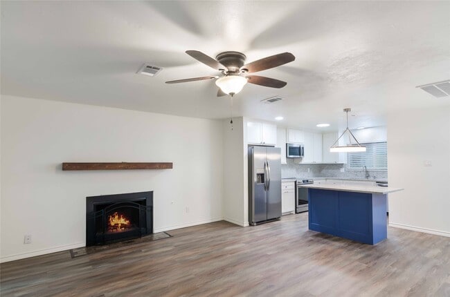 Building Photo - 1 Canyon Oak Pl