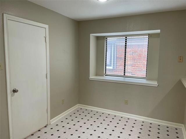 Building Photo - 1402 Sheppard Ln