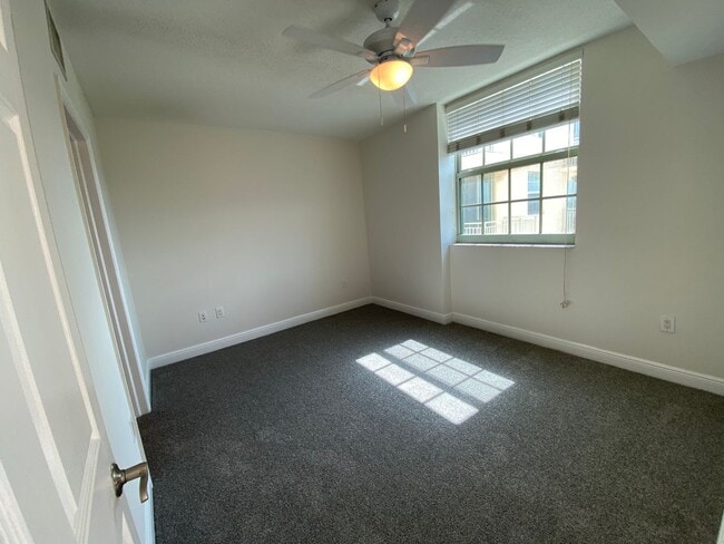Building Photo - 610 Clematis St