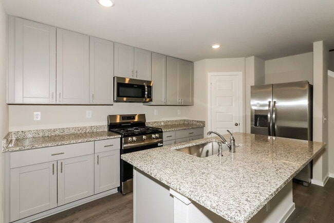 Building Photo - 17335 Ridge Dr