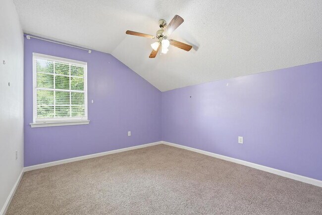 Building Photo - New rental move in ready! 4 bedrooms | 2 bathooms