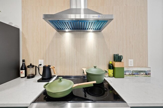 Building Photo - 2808 Jefferson St