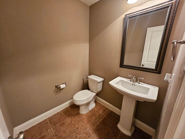 Building Photo - Beautiful 4-bedroom, 3-bathroom home in aw...
