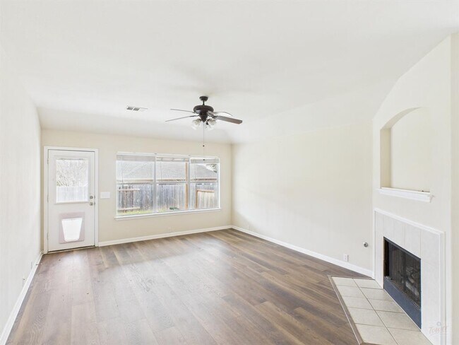 Building Photo - 741 Rusk Rd